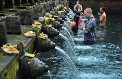 Day Tours BL-DT-LGN-D 2 tirtaempul_indonesiatravels